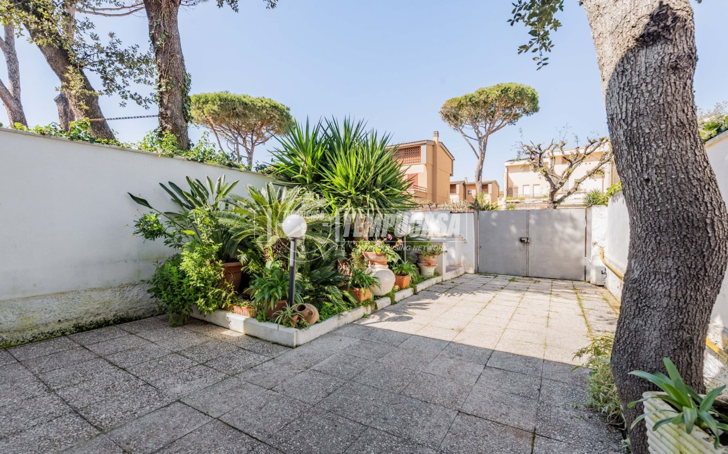 6 rooms House in Fiumicino, Italy No. 212850