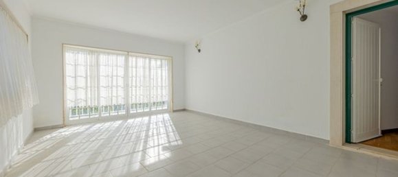 4 bedrooms House in Seixal, Portugal No. 22536 24