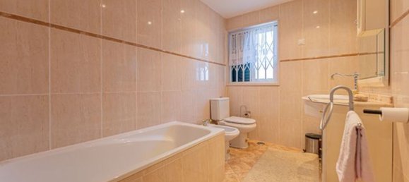 4 bedrooms House in Seixal, Portugal No. 22536 14