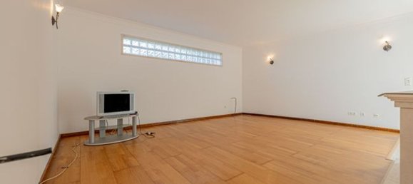 4 bedrooms House in Seixal, Portugal No. 22536 12