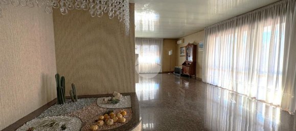 5 rooms Villa in Fiesso d'Artico, Italy No. 2499 17