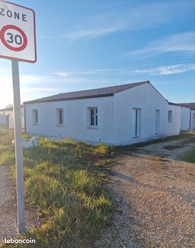 3 bedrooms House in Marennes, France No. 321205