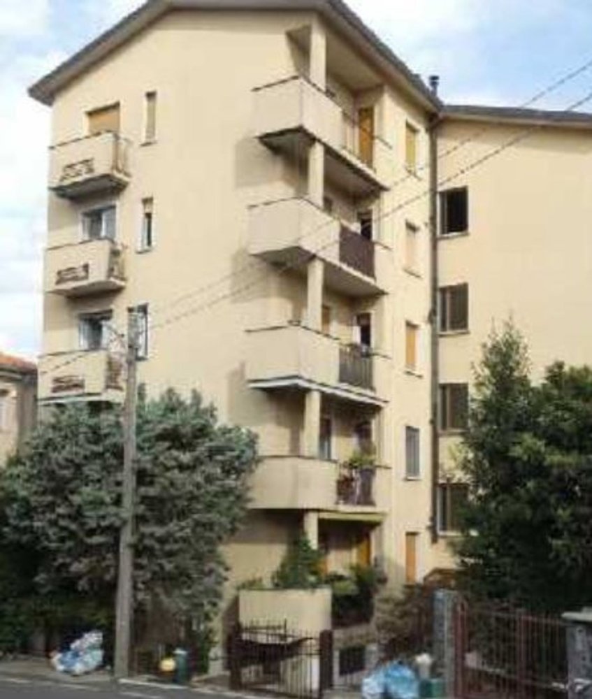 3-salle Appartement à Besana in Brianza, Italy No. 300754