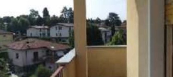 3-salle Appartement à Besana in Brianza, Italy No. 300754 13