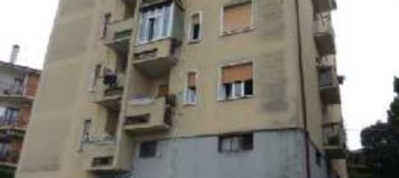 3-salle Appartement à Besana in Brianza, Italy No. 300754 5