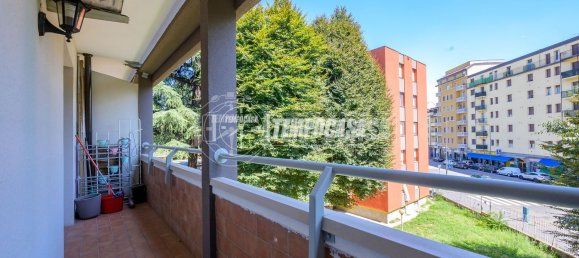 3 rooms Apartment in Milan, Italy No. 260652 11