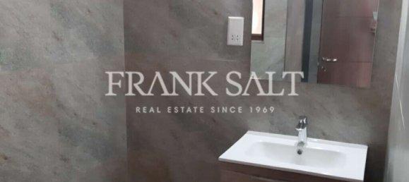 4 bedrooms House in Zebbug, Malta No. 5772 8