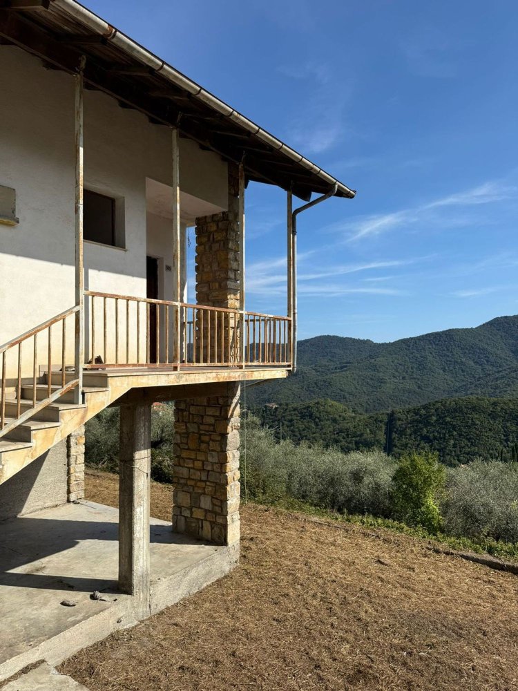 5 Schlafzimmer Haus in Casanova Lerrone, Italy, Nr. 394018