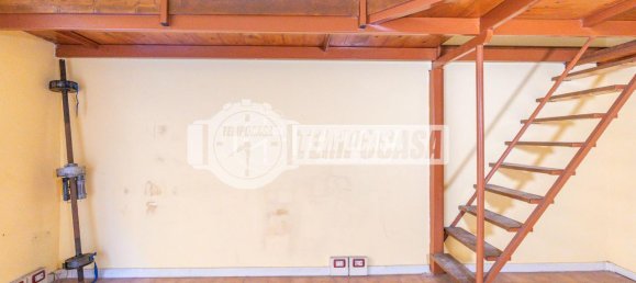 2 rooms Apartment in Rome, Italy No. 37506 7