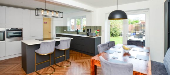 4 bedrooms House in Ashford, United Kingdom No. 2821 6