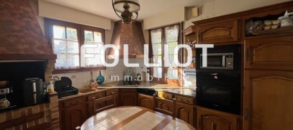 3 bedrooms House in Vire, France No. 287289 6