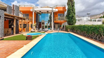 5 bedrooms Villa in Adeje, Spain No. 103826