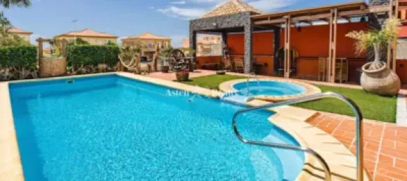 5 bedrooms Villa in Adeje, Spain No. 103826 4