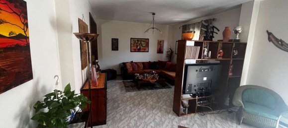 5 rooms Apartment in Palermo, Italy No. 46620 4