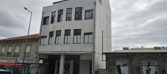 Bâtiment à Matosinhos, Portugal 512m² No. 126088 3