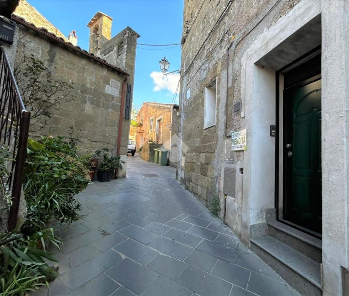 3 Schlafzimmer Wohnung in Ischia di Castro, Italy, Nr. 403457