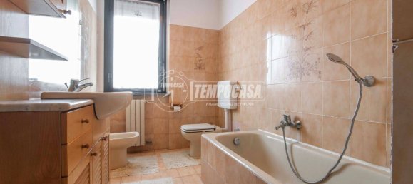 3 bedrooms Apartment in Saronno, Italy No. 319950 20