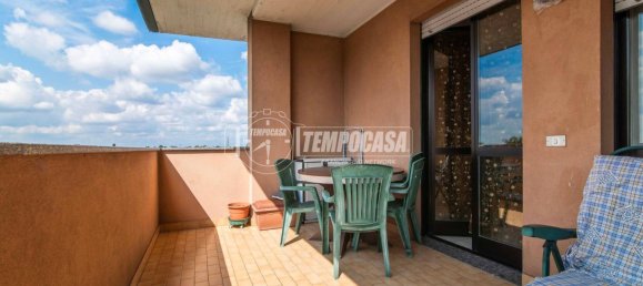 3 bedrooms Apartment in Saronno, Italy No. 319950 2