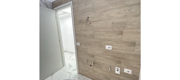 Квартира с 4 комнатами в Рим, Италия № 16870 30