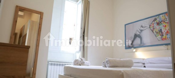4 Schlafzimmer Wohnung in Naples, Italy, Nr. 320418 14