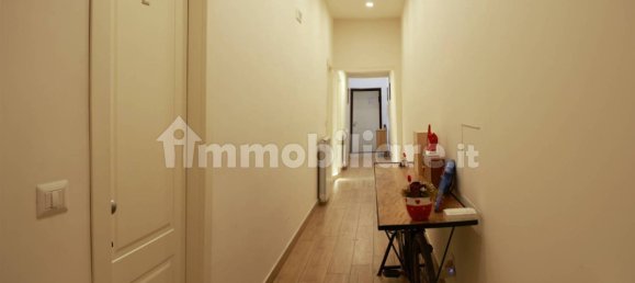 4 Schlafzimmer Wohnung in Naples, Italy, Nr. 320418 10