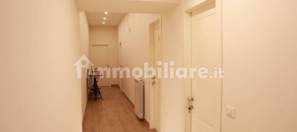 4 Schlafzimmer Wohnung in Naples, Italy, Nr. 320418 9