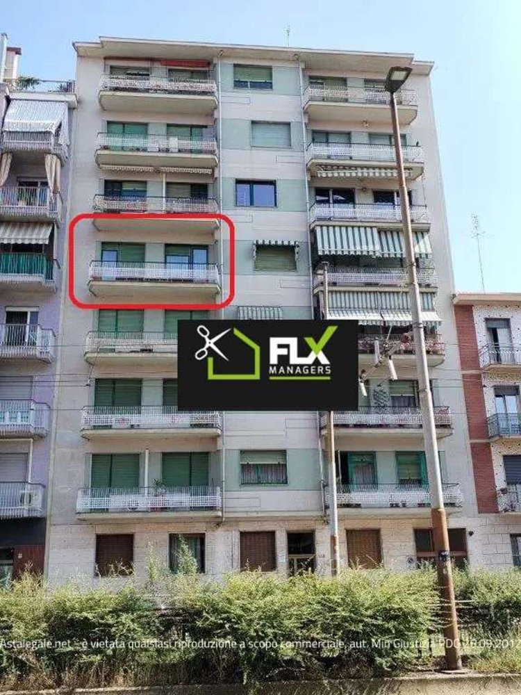 5 bedrooms Apartment in Turin, Italy No. 333502