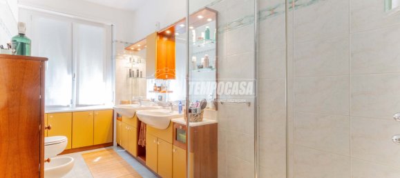 3 rooms Apartment in Milan, Italy No. 274444 8