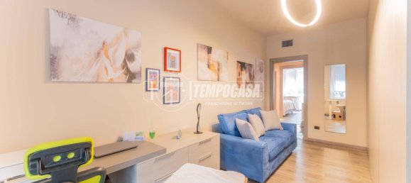 3 rooms Apartment in Milan, Italy No. 274444 6