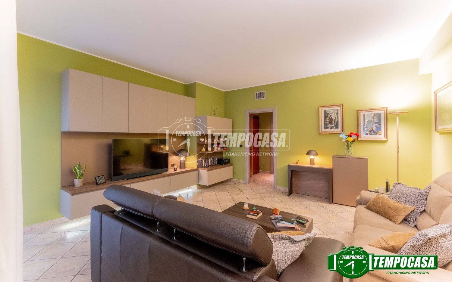 3 rooms Apartment in Milan, Italy No. 274444