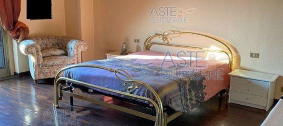 4 rooms Apartment in Muggiò, Italy No. 3319 6