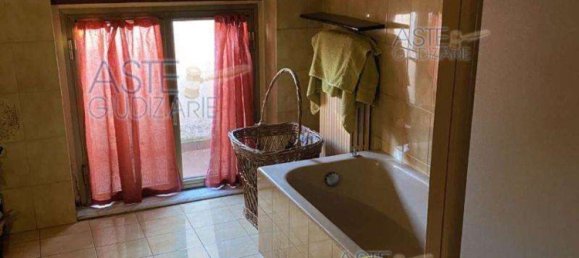 4 rooms Apartment in Muggiò, Italy No. 3319 9