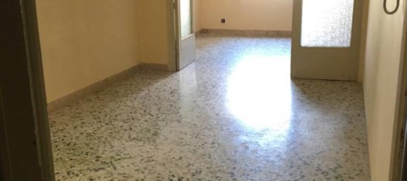 4 bedrooms Apartment in Messina, Italy No. 135021 4