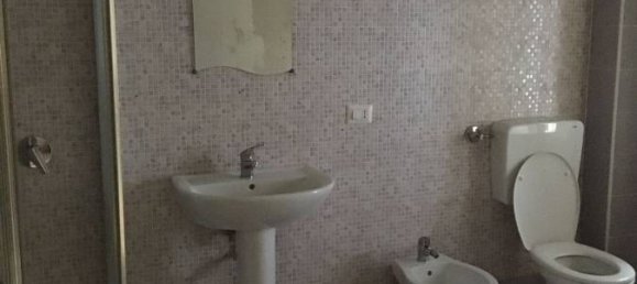 4 bedrooms Apartment in Messina, Italy No. 135021 14