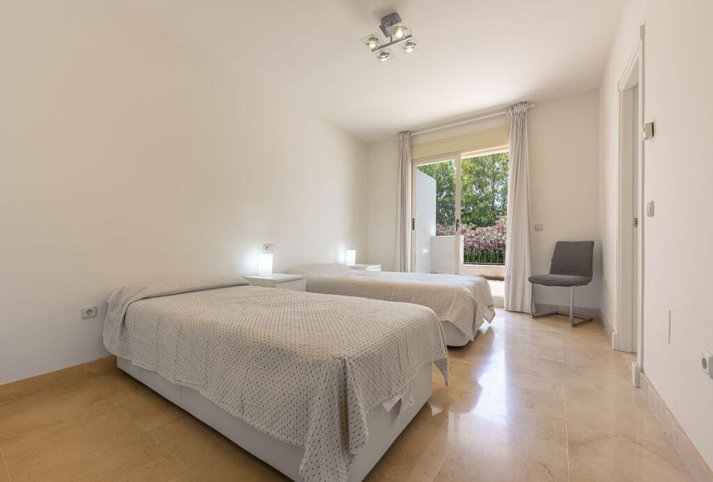 4 bedrooms Townhouse in Marbella, Spain No. 172992