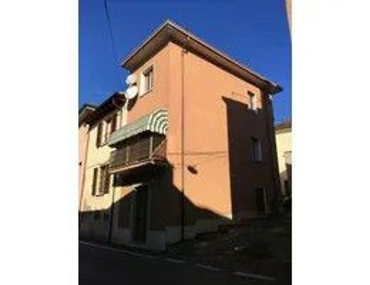 4 rooms Apartment in Carpenedolo, Italy No. 10523