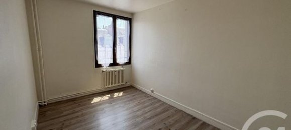 2 chambres Appartement à Châteauroux, France No. 304952 3