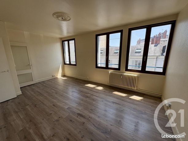 2 chambres Appartement à Châteauroux, France No. 304952