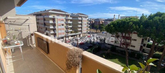 3 bedrooms Apartment in Rome, Italy No. 311441 3