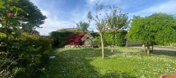 5 rooms Villa in Cona, Italy No. 124414 2