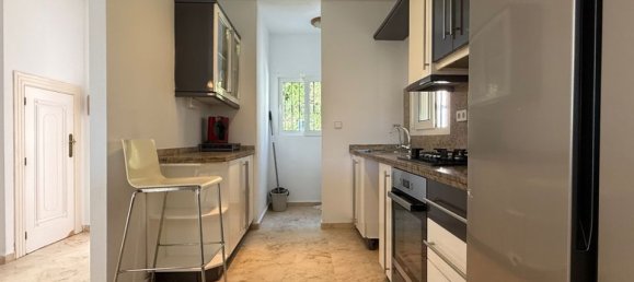 4 bedrooms Villa in Alicante, Spain No. 183505 3