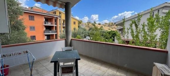 4-salle Maison à Rende, Italy No. 284048 2