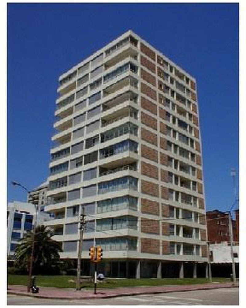 Квартира с 2 спальнями в Мальдонадо, Уругвай № 858