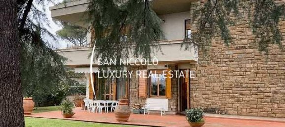 6 bedrooms Villa in Florence, Italy No. 207867 2