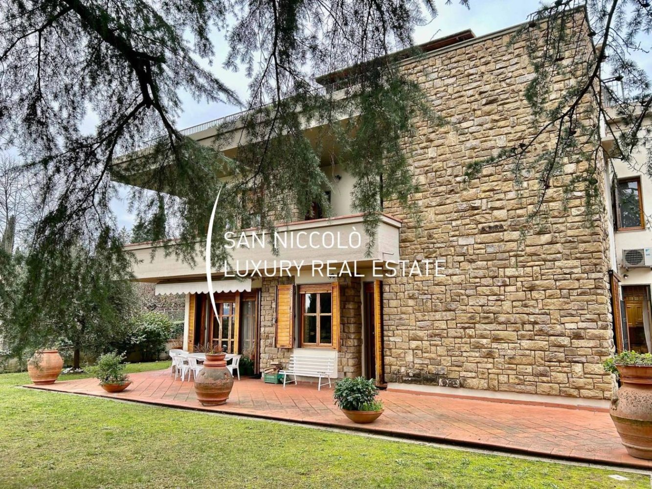 6 bedrooms Villa in Florence, Italy No. 207867