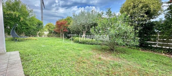 3 rooms Apartment in Peschiera del Garda, Italy No. 260505 11