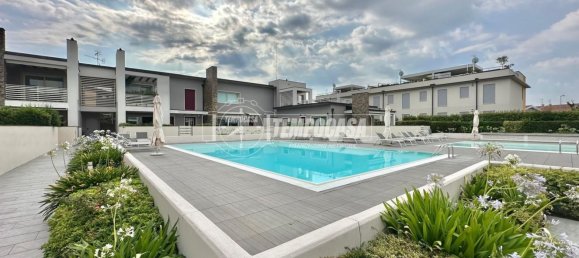 3 rooms Apartment in Peschiera del Garda, Italy No. 260505 2