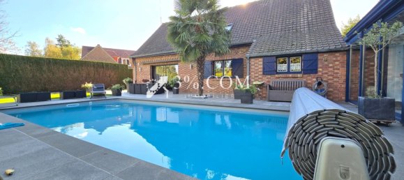 4 bedrooms Villa in Hem, France No. 157623 3