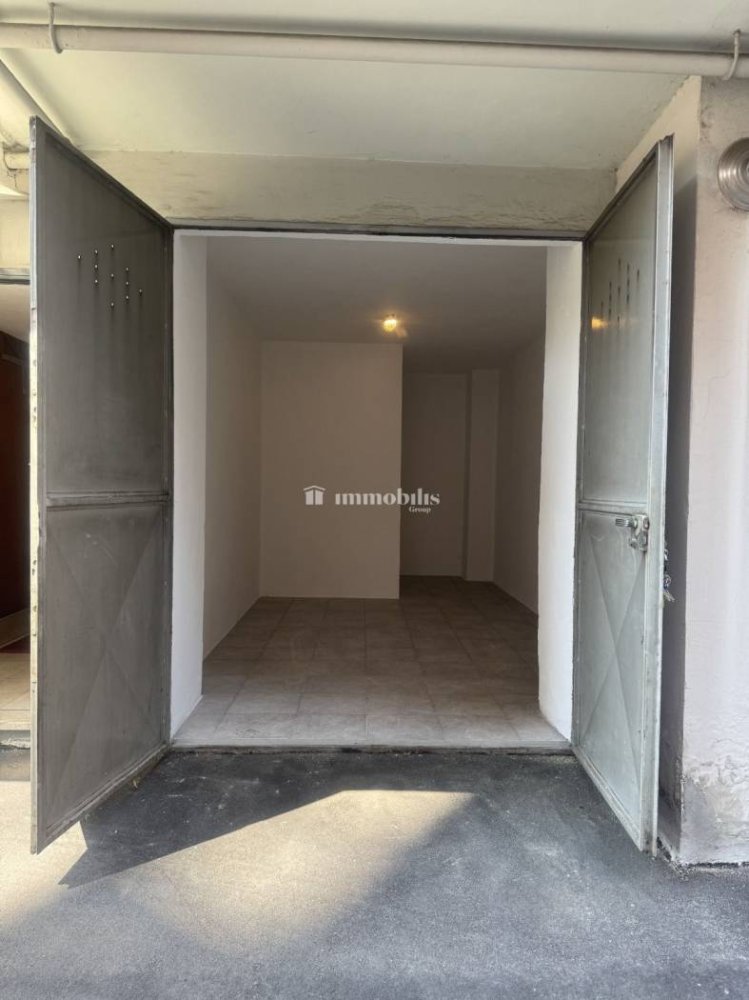 12m² Garage in Turin, Italy No. 278053