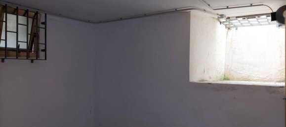 120m² Commercial property in Arezzo, Italy No. 213945 3